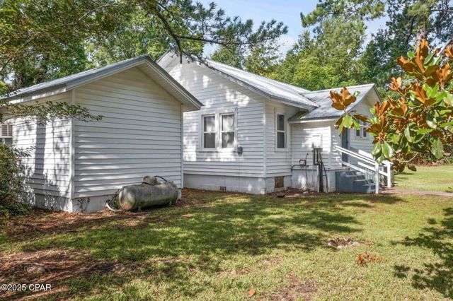 111 E Wisconsin Avenue, Bonifay, FL 32425