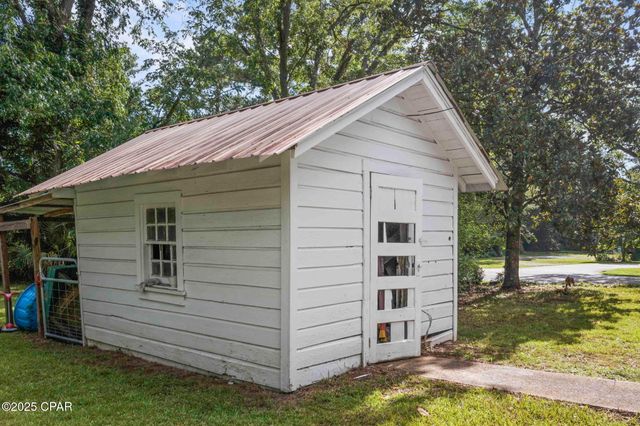 111 E Wisconsin Avenue, Bonifay, FL 32425