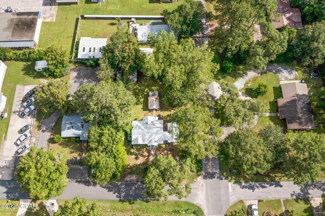 111 E Wisconsin Avenue, Bonifay, FL 32425