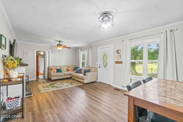 111 E Wisconsin Avenue, Bonifay, FL 32425