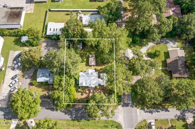 111 E Wisconsin Avenue, Bonifay, FL 32425