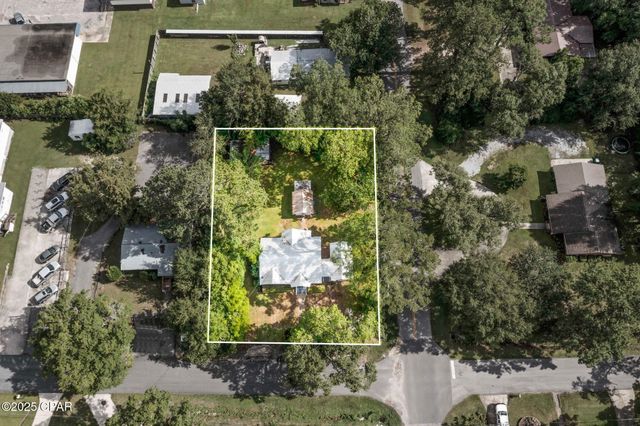 111 E Wisconsin Avenue, Bonifay, FL 32425