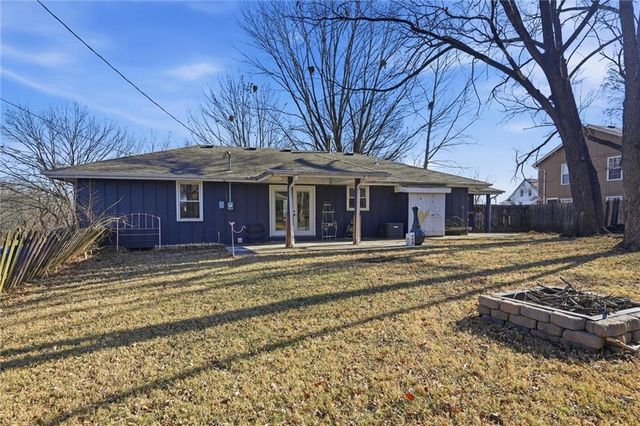612 River Street, Tonganoxie, KS 66086
