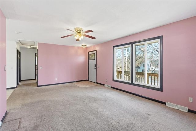 612 River Street, Tonganoxie, KS 66086