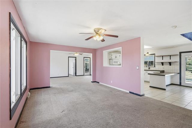 612 River Street, Tonganoxie, KS 66086