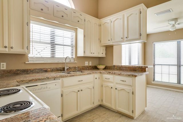 709 Brazos Circle UT8, Mission, TX 78572