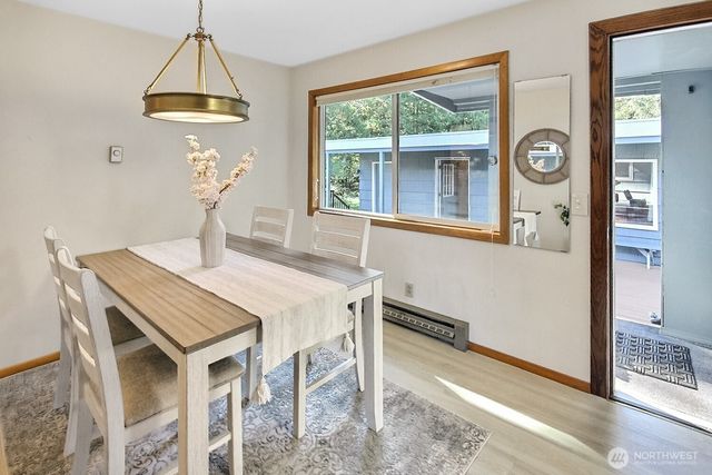 31602 W Lake Morton Drive SE, Kent, WA 98042