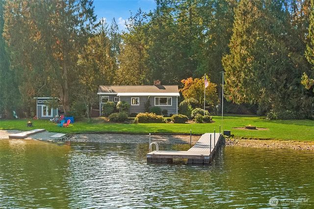 31602 W Lake Morton Drive SE, Kent, WA 98042