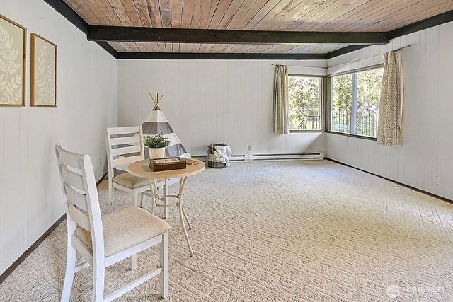 31602 W Lake Morton Drive SE, Kent, WA 98042