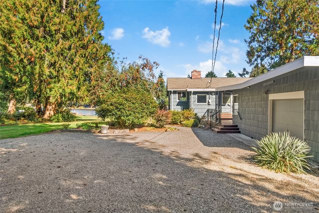 31602 W Lake Morton Drive SE, Kent, WA 98042