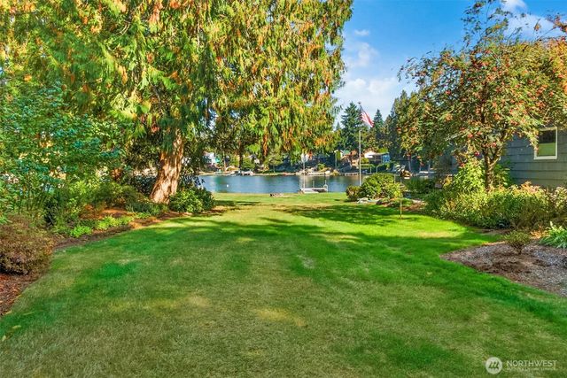 31602 W Lake Morton Drive SE, Kent, WA 98042