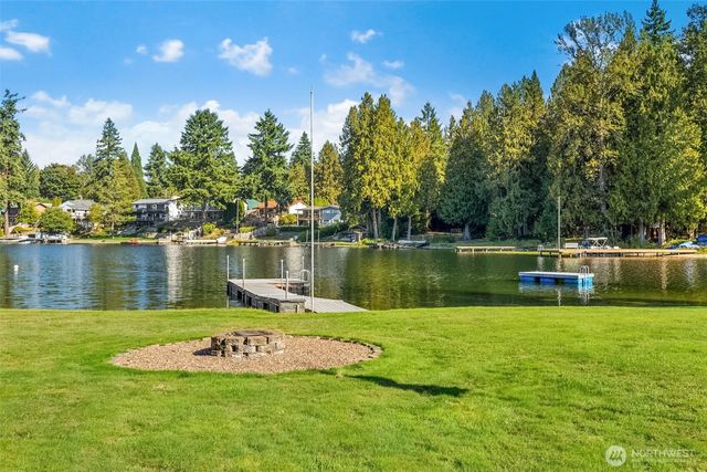 31602 W Lake Morton Drive SE, Kent, WA 98042