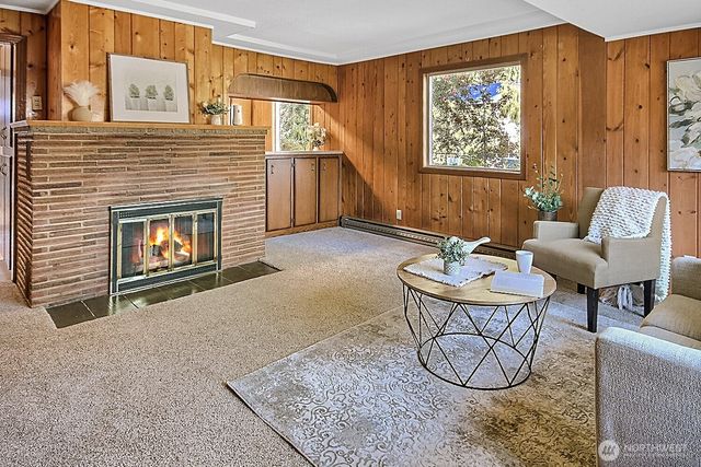 31602 W Lake Morton Drive SE, Kent, WA 98042