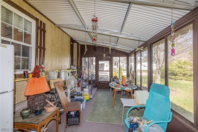 63 Parkway Drive, Olmsted Twp, OH 44138