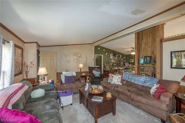 63 Parkway Drive, Olmsted Twp, OH 44138