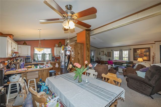 63 Parkway Drive, Olmsted Twp, OH 44138