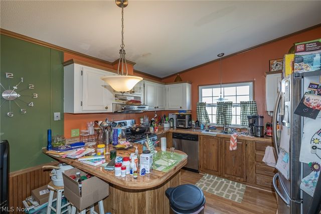 63 Parkway Drive, Olmsted Twp, OH 44138