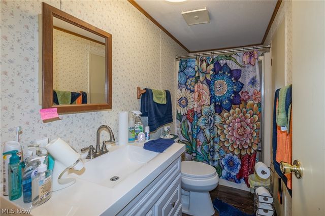 63 Parkway Drive, Olmsted Twp, OH 44138