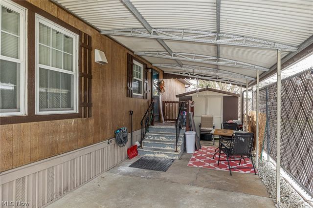 63 Parkway Drive, Olmsted Twp, OH 44138