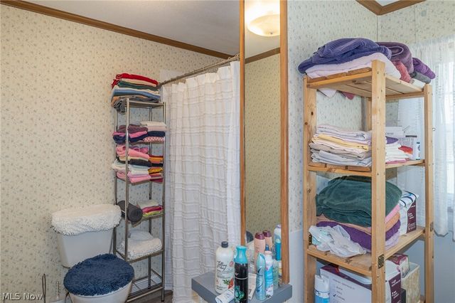 63 Parkway Drive, Olmsted Twp, OH 44138