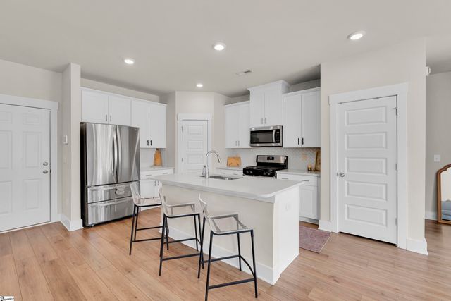 26 Centimeters Drive, Mauldin, SC 29662