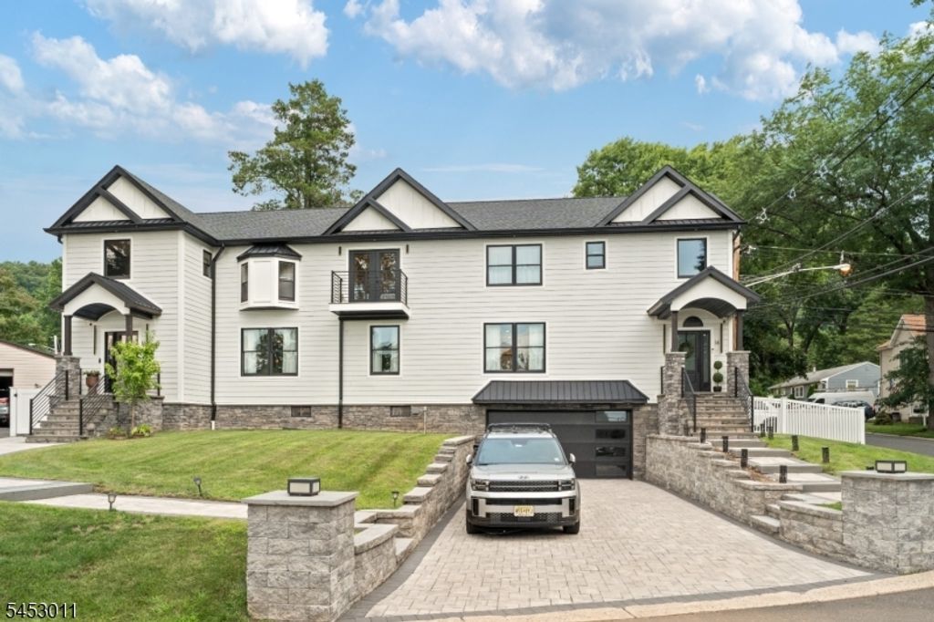 14 Mount Washington Dr, Clifton City, NJ 07013 — exterior