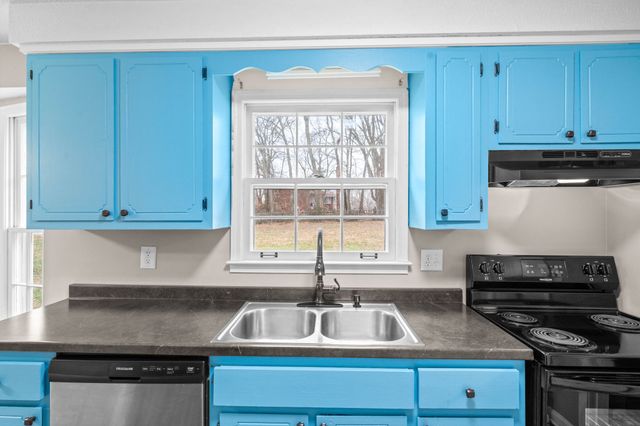 111 E St, Clarksville, TN 37042