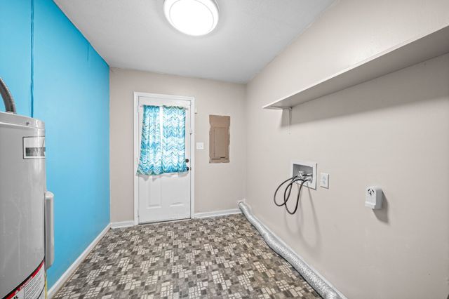 111 E St, Clarksville, TN 37042