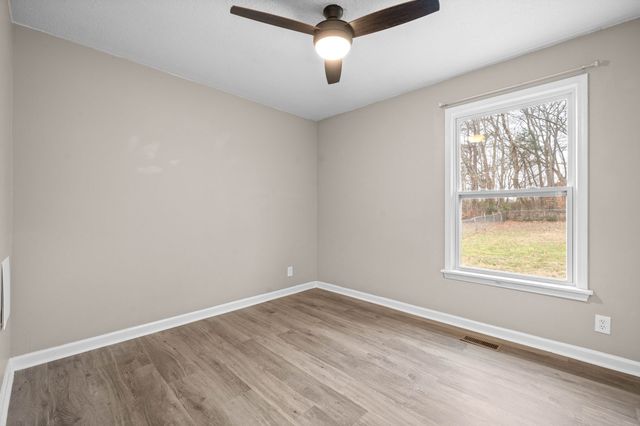 111 E St, Clarksville, TN 37042