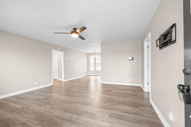 111 E St, Clarksville, TN 37042