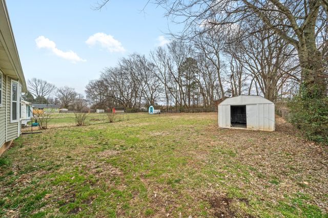 111 E St, Clarksville, TN 37042