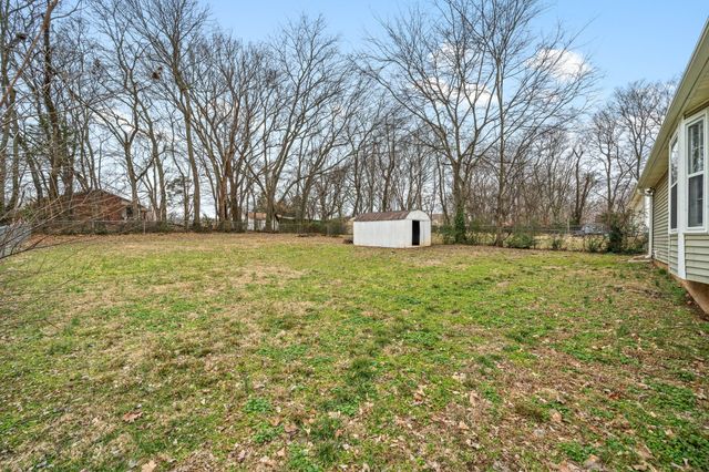 111 E St, Clarksville, TN 37042