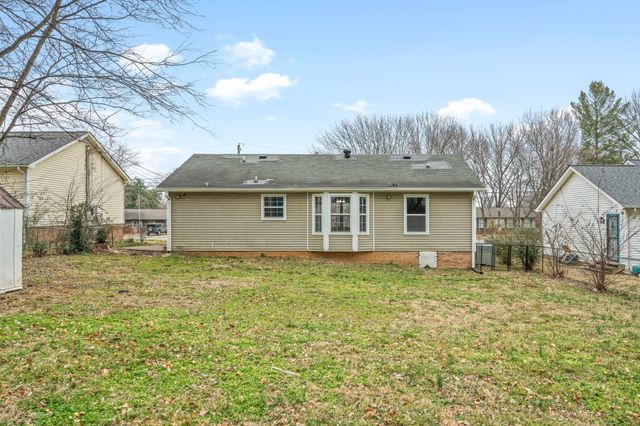 111 E St, Clarksville, TN 37042