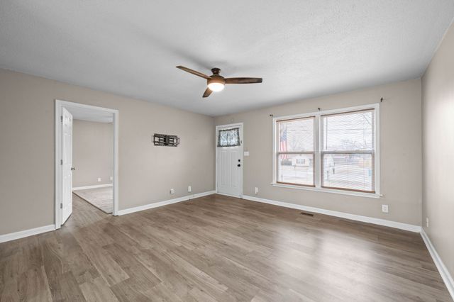 111 E St, Clarksville, TN 37042