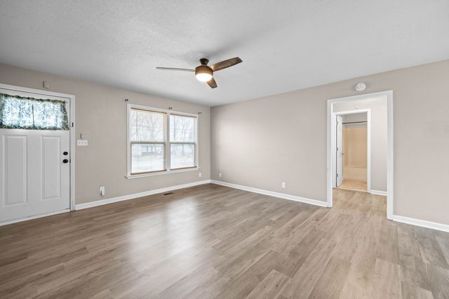 111 E St, Clarksville, TN 37042