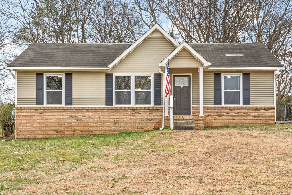 111 E St, Clarksville, TN 37042