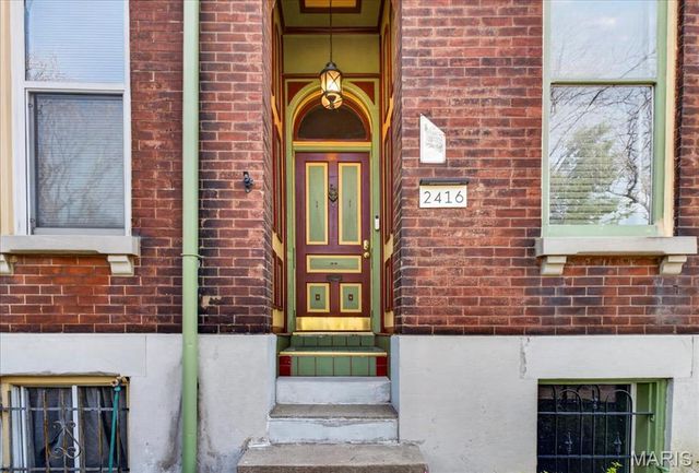 2416 S 18th Street, St Louis, MO 63104
