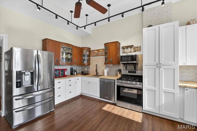 2416 S 18th Street, St Louis, MO 63104