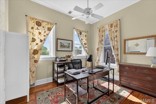 2416 S 18th Street, St Louis, MO 63104