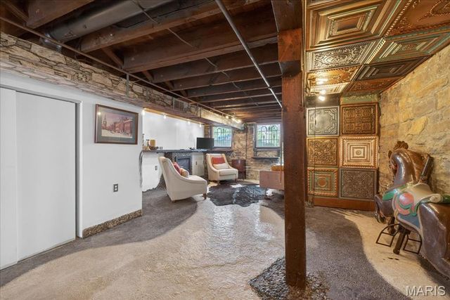 2416 S 18th Street, St Louis, MO 63104