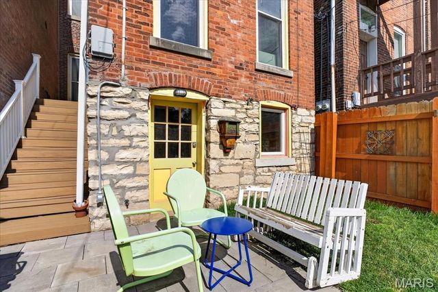 2416 S 18th Street, St Louis, MO 63104