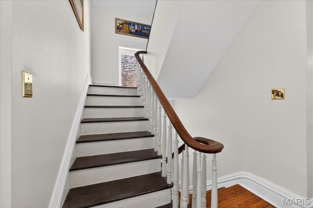 2416 S 18th Street, St Louis, MO 63104