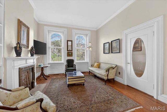 2416 S 18th Street, St Louis, MO 63104