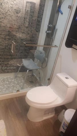 9980 NW 9th St Cir 204, Miami, FL 33172