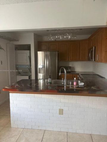 9980 NW 9th St Cir 204, Miami, FL 33172