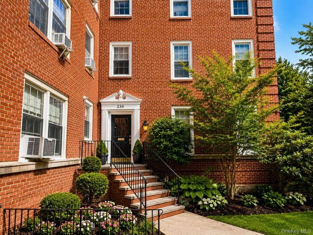 230 Central Avenue 1-C, Lawrence, NY 11559