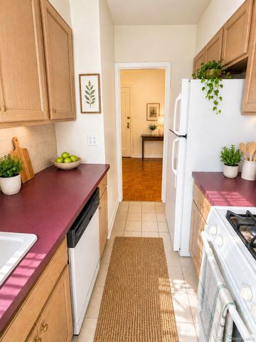230 Central Avenue 1-C, Lawrence, NY 11559