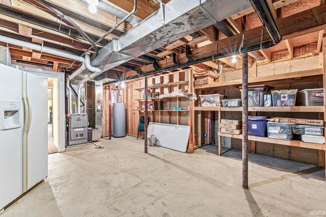 16947 Woodland Hills Drive, Granger, IN 46530