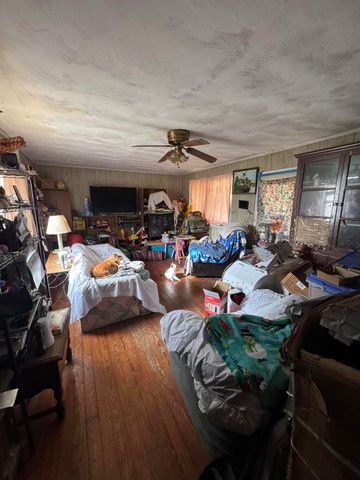 275 1st ST, Buchanan, VA 24066