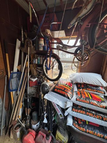 275 1st ST, Buchanan, VA 24066